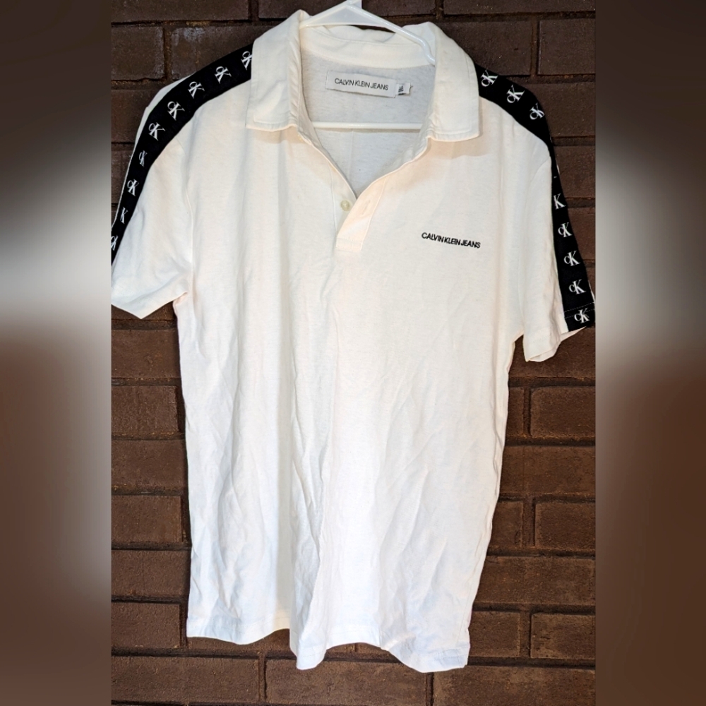 Calvin Klein T shirt